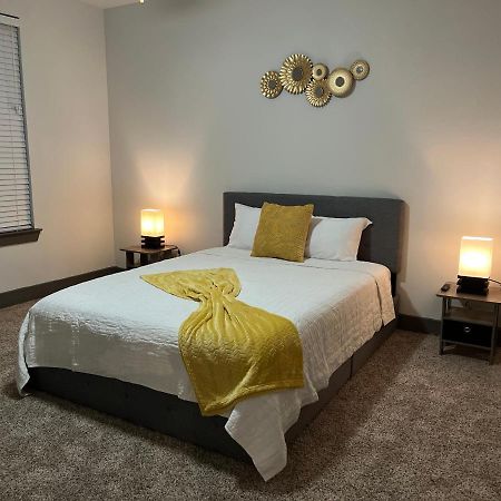 Comfy Abode Near Bush Airport Appartement Houston Buitenkant foto