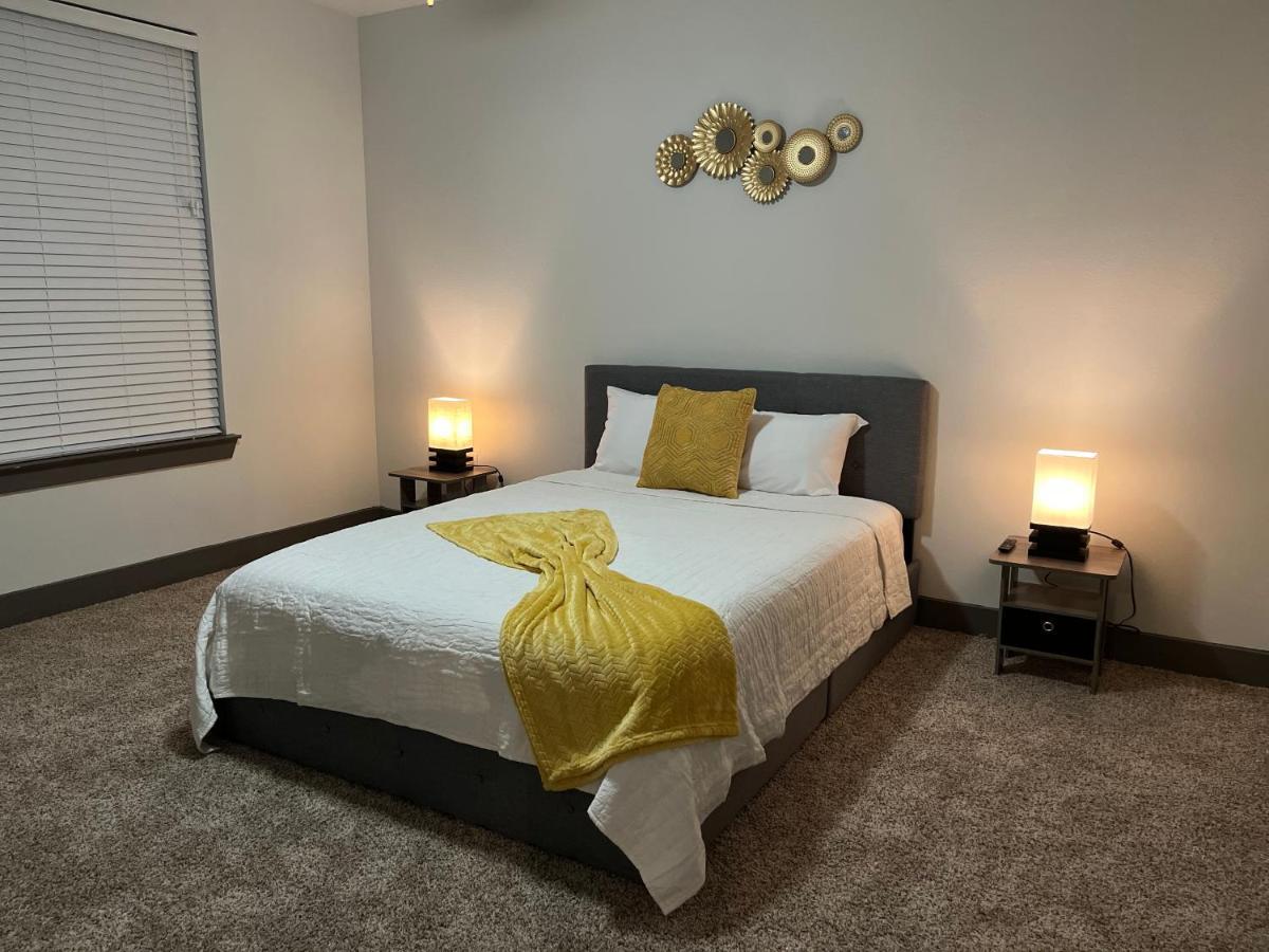 Comfy Abode Near Bush Airport Appartement Houston Buitenkant foto